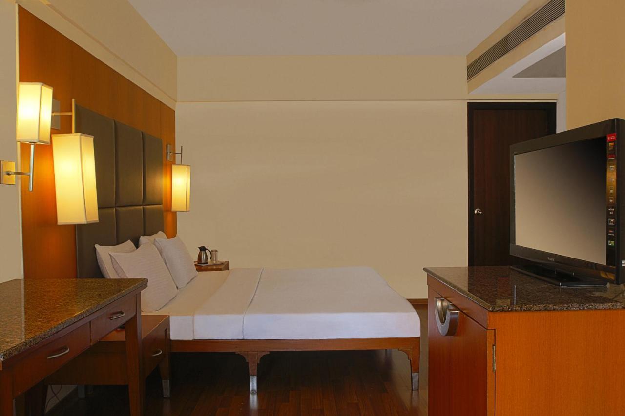 The Classique Club Mumbai Eksteriør bilde